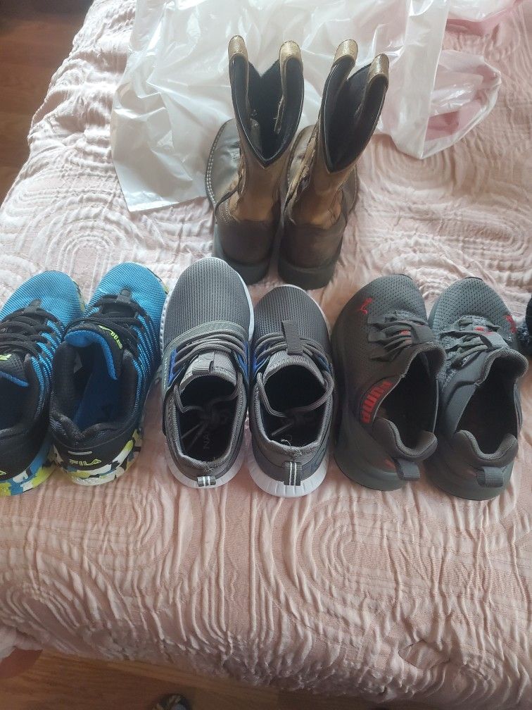 Boy's Shoes 