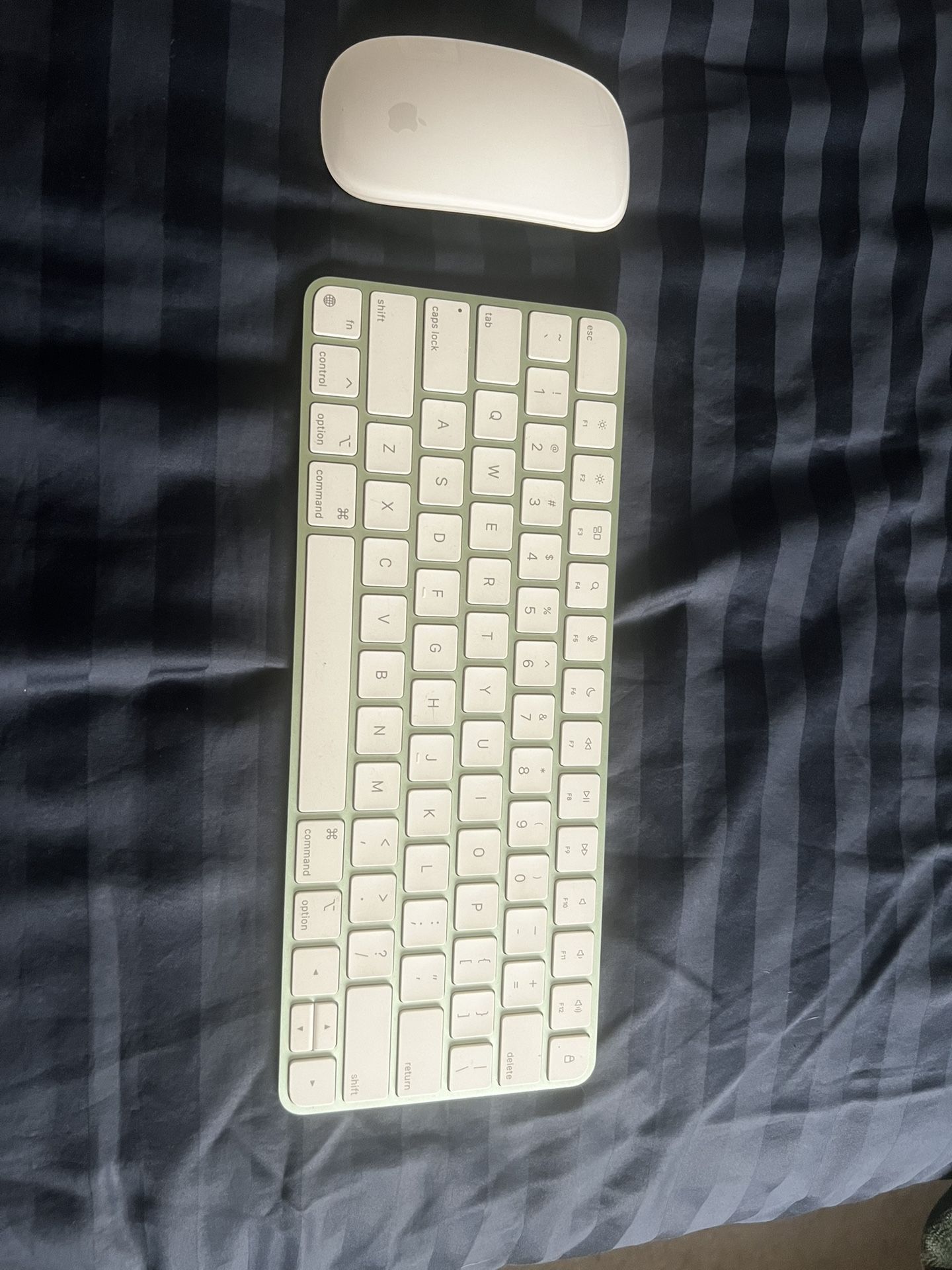 Apple Magic Mac keyboard And Magic Mouse