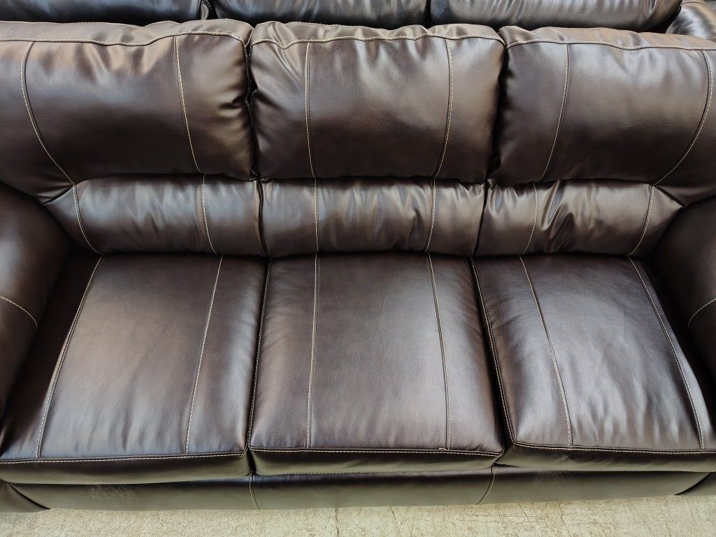 Leather 2 Piece Sofa Set!