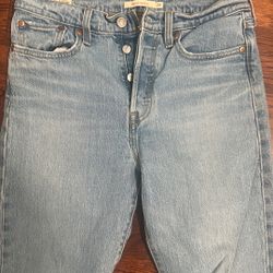 Levis Woman W28 L26