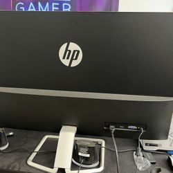 32 in computer monitor 