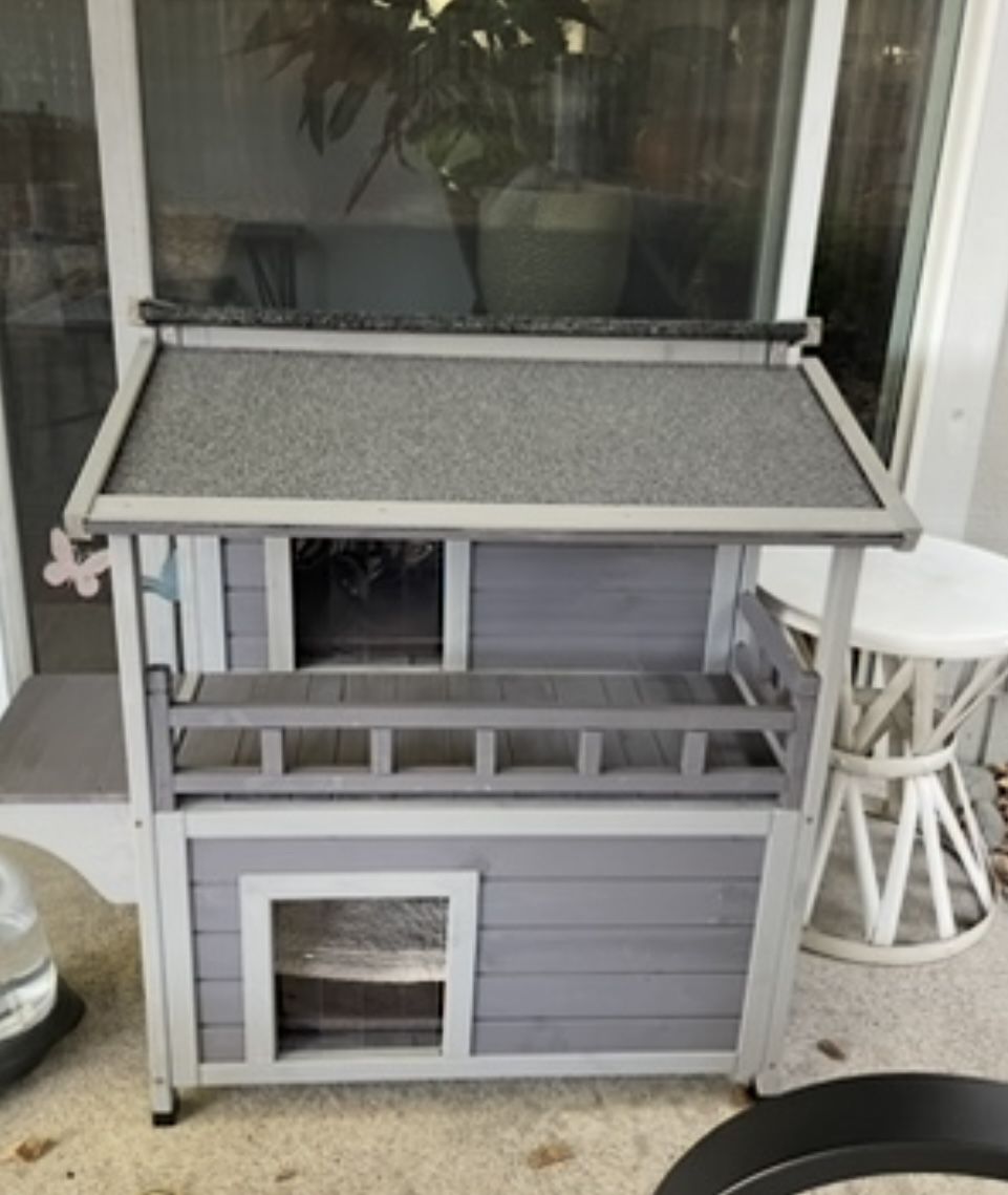 Insulated Cat House (New)