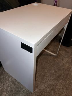 Vanity table