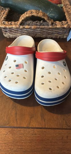 Crocs 10 men’s/12 women
