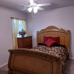 Gorgeos Queen Size Bed Fream