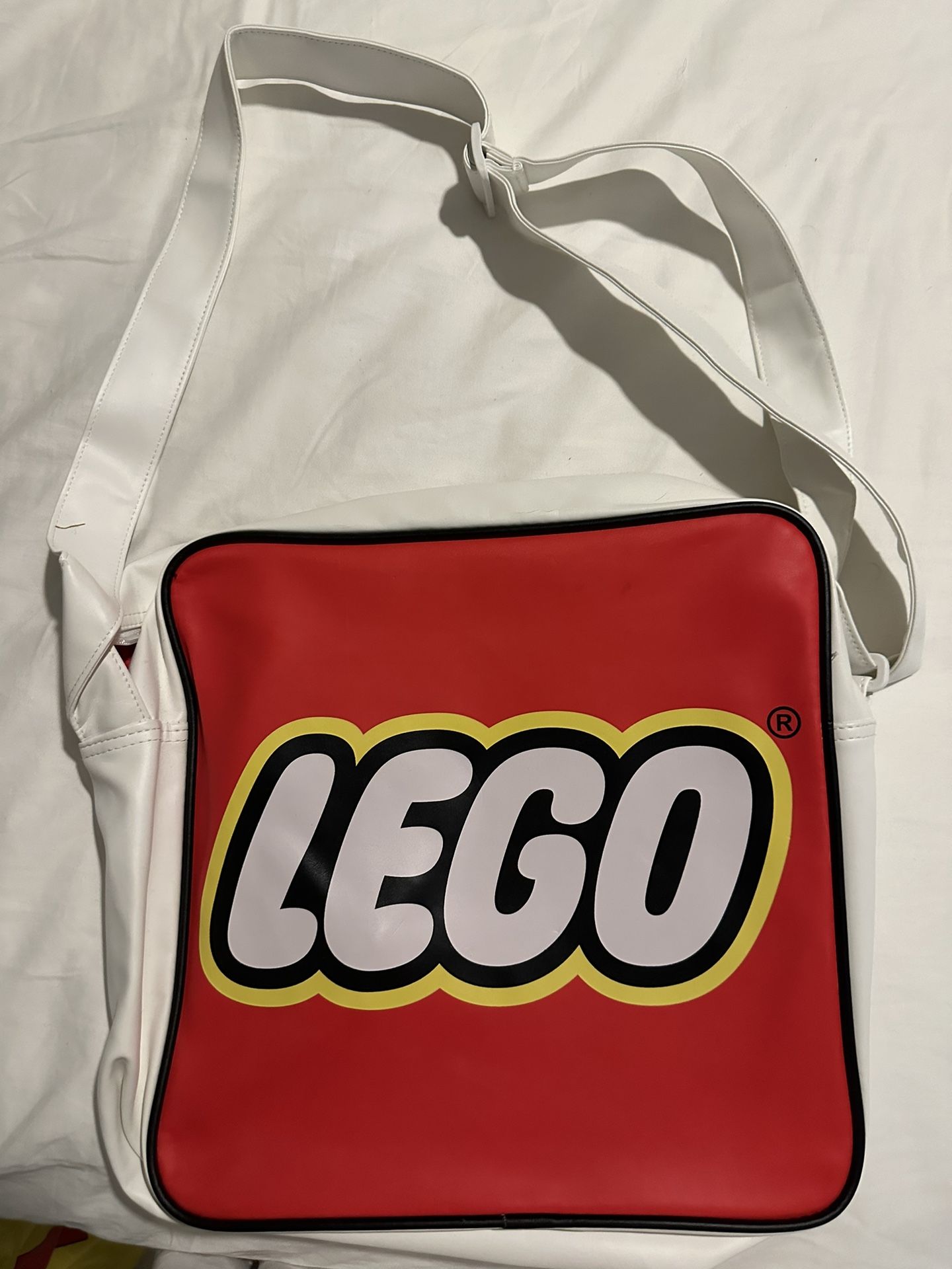Lego Classic Shoulder Bag.