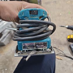Makita Palm Sander 