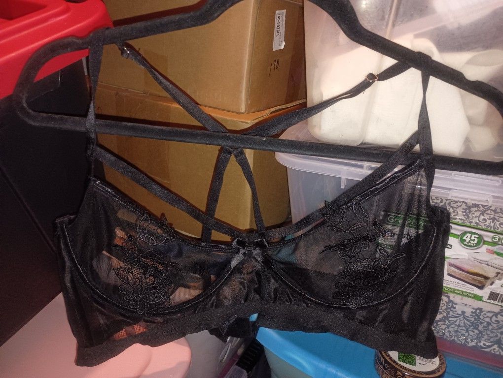 Black Strappy Bra 3x