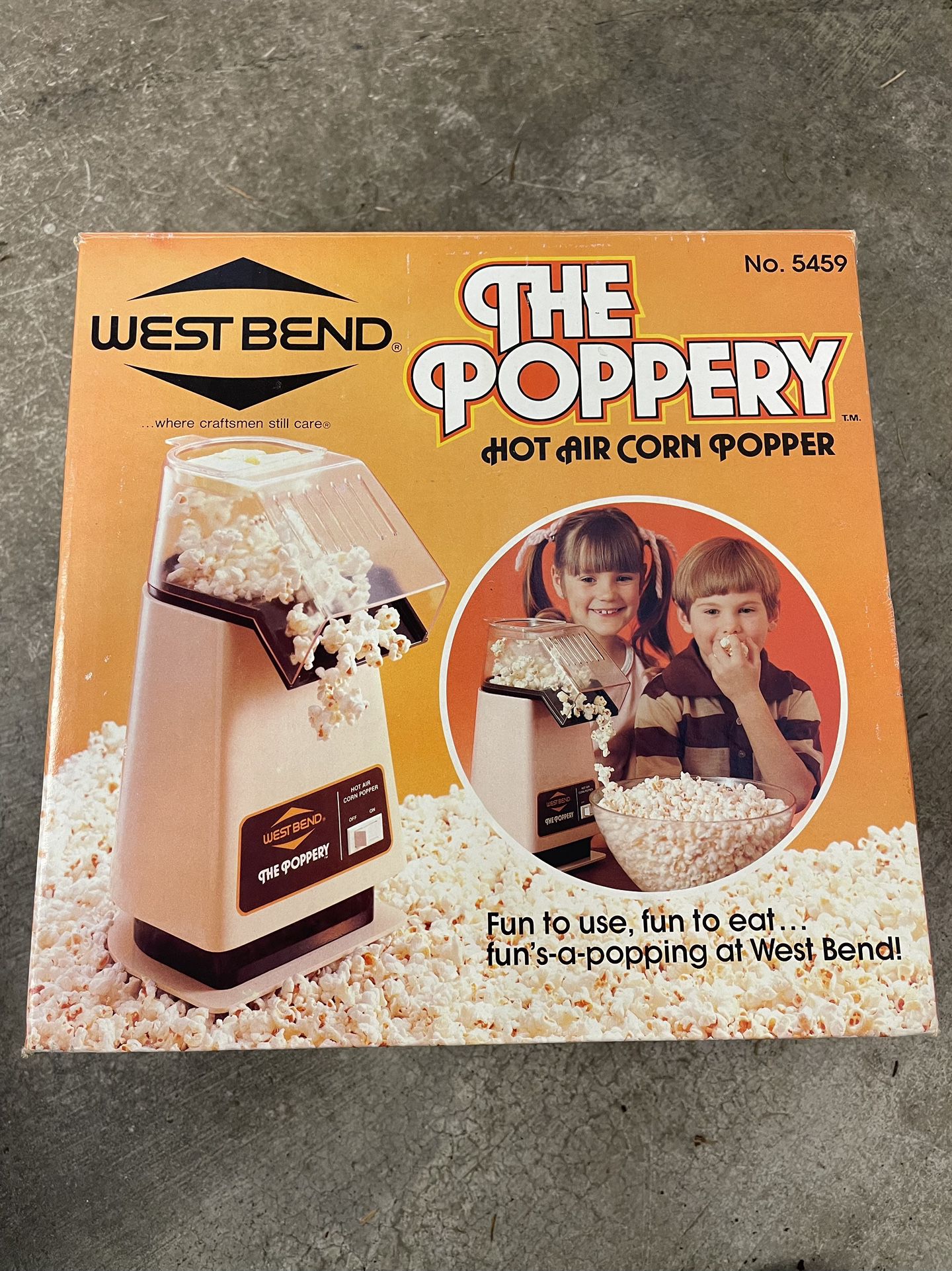 Poppery Popcorn Popper West Bend