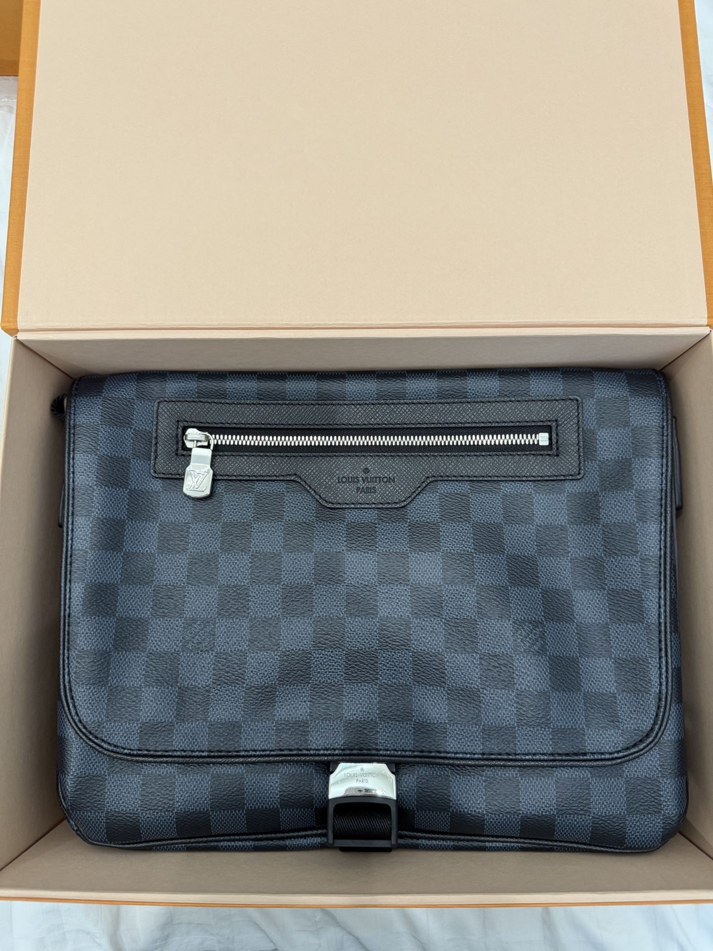 Louis Vuitton Messenger Bag
