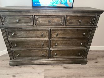 Dresser Set