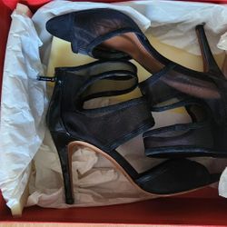 Donald J Pilner Heels