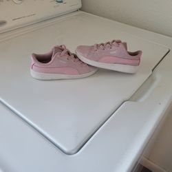 Little Girls Pumas