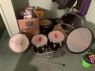 Royce acoustic drum kit