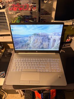 Laptop computer hp 15 Touchscreen core i5 pretty fast