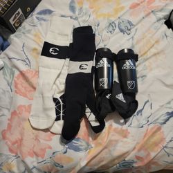 Soccer Shin Guards Kids Small And Socks $10