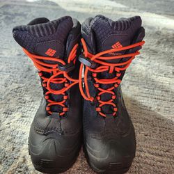 Children's Waterproof Columbia Kids Size 3 Hiking Boots