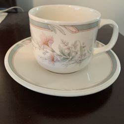 Noritake 16 Cups And 16 Saucers 
