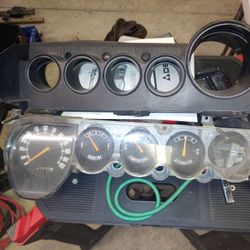 Mopar E Body Cuda Challenger Gauges / Bezel