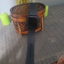 Apple Watch SE 44mm 
