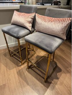 Set of 2 Modern Velvet Counter Stools with Gold Metal Frame + Pillows