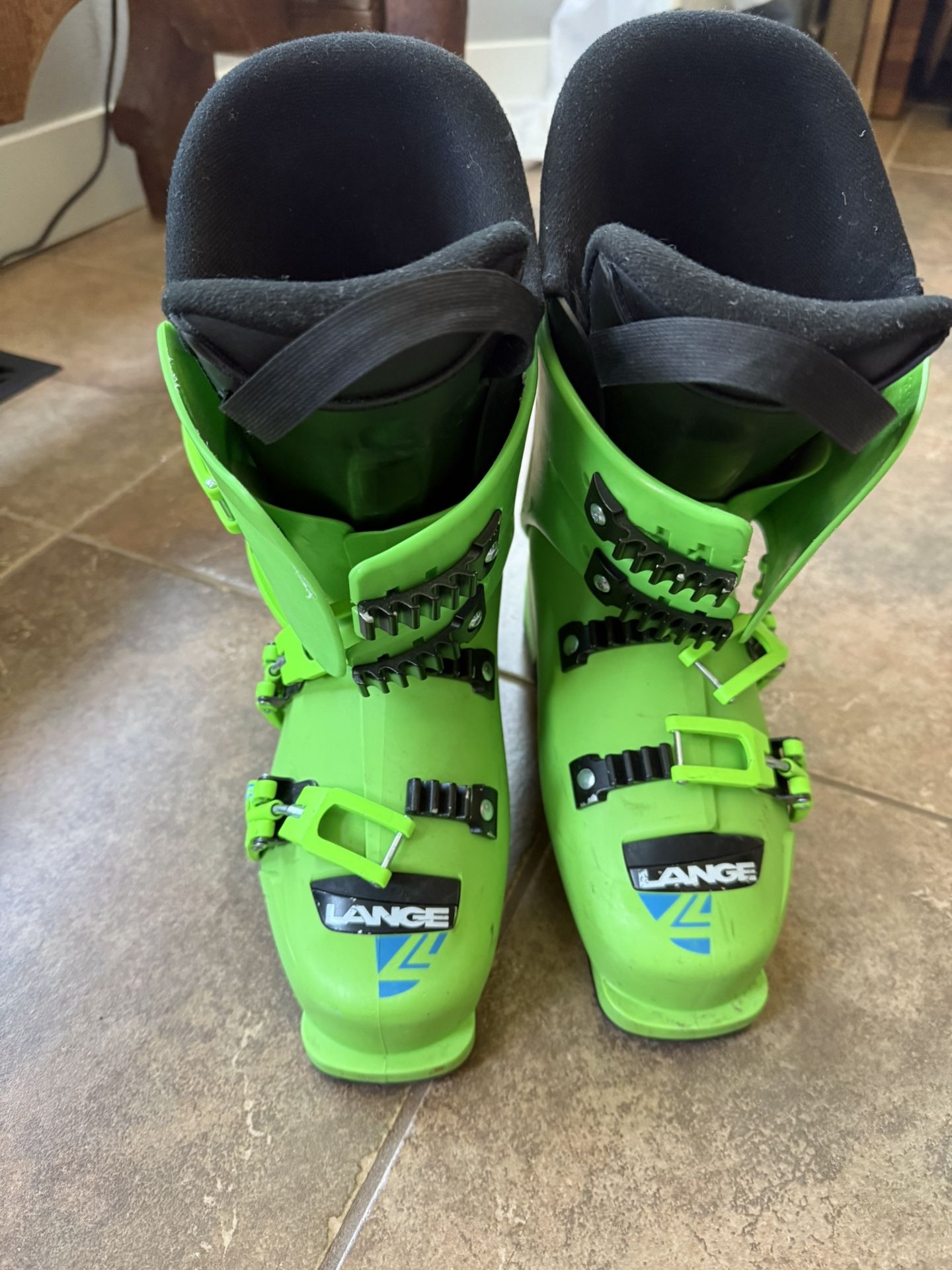 Lange Ski Boots