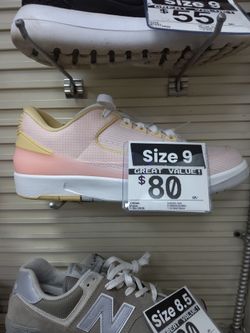 Jordan Low-Top Sneakers Size 9