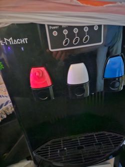 Top loading water machine with ice built-in ice maker