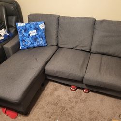 Small Couch /reversalable Ottoman