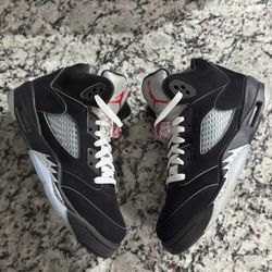 Jordan 5 Black Metallic Reimagined 