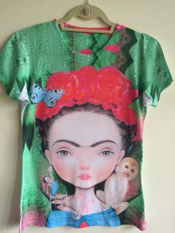 Women T-shirt colorful size Med & Lg