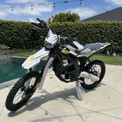 Surron Ultrabee 2024