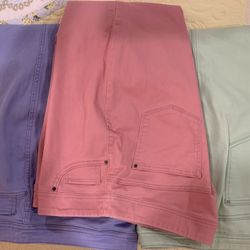 3 pair ladies pastel colored jeans.  Chicos brand. Size 2.5 (misses 14). Like new.  Smoke free home. 
