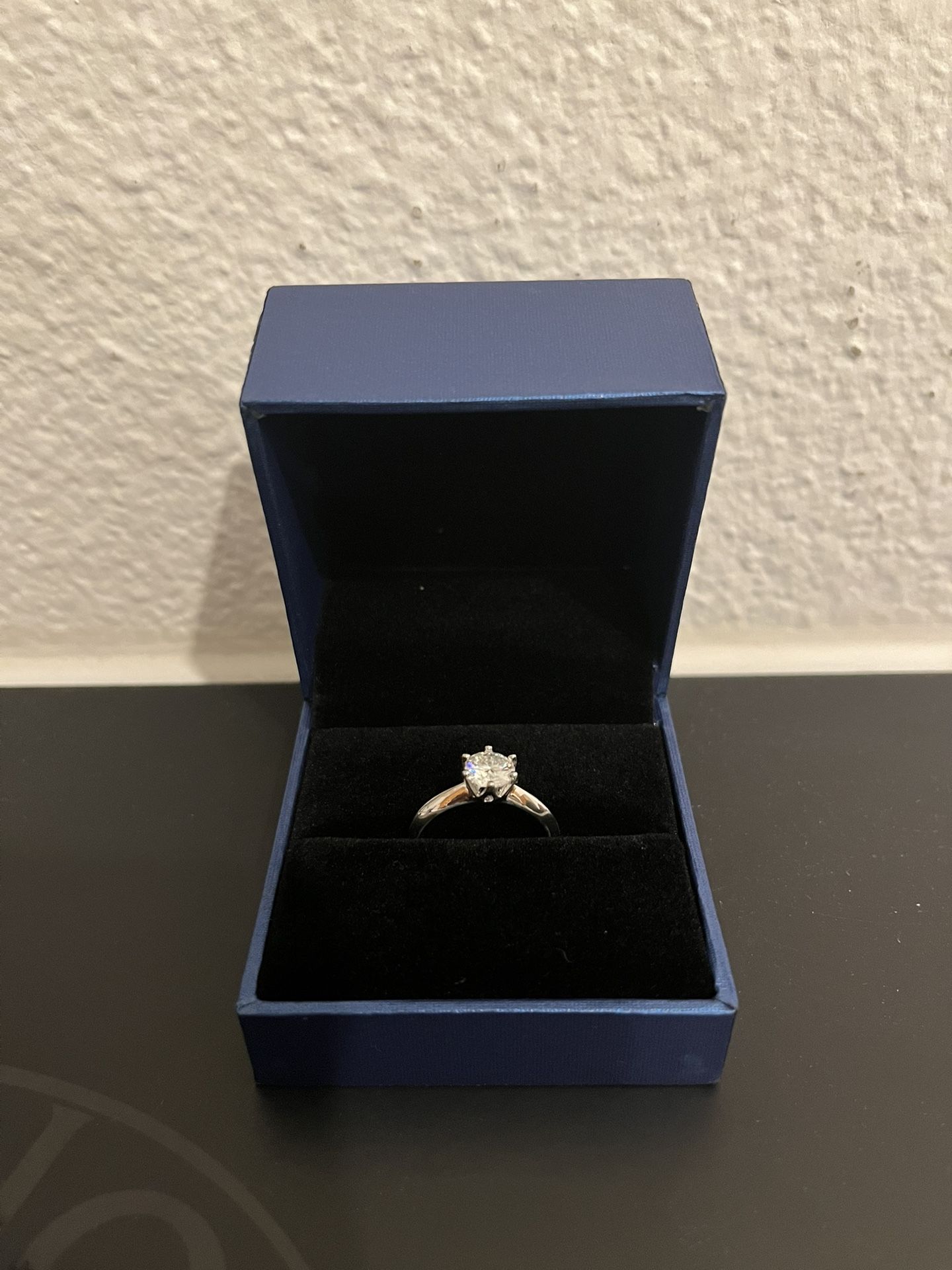 VVS1 Moissanite 1ct on 925 Silver ring Adjustable fits size 5-6.5 passes diamond tester