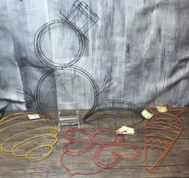 **NEW Wreath Frames lot**