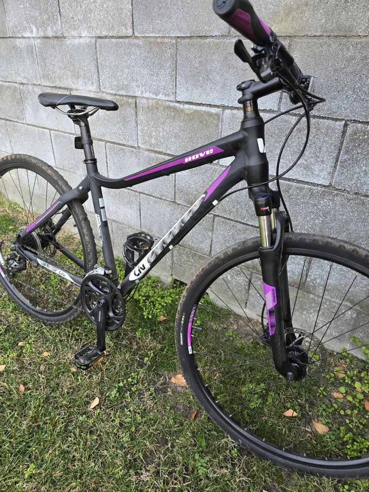 GIANT LIV ROVE 2 HYBRID BIKE