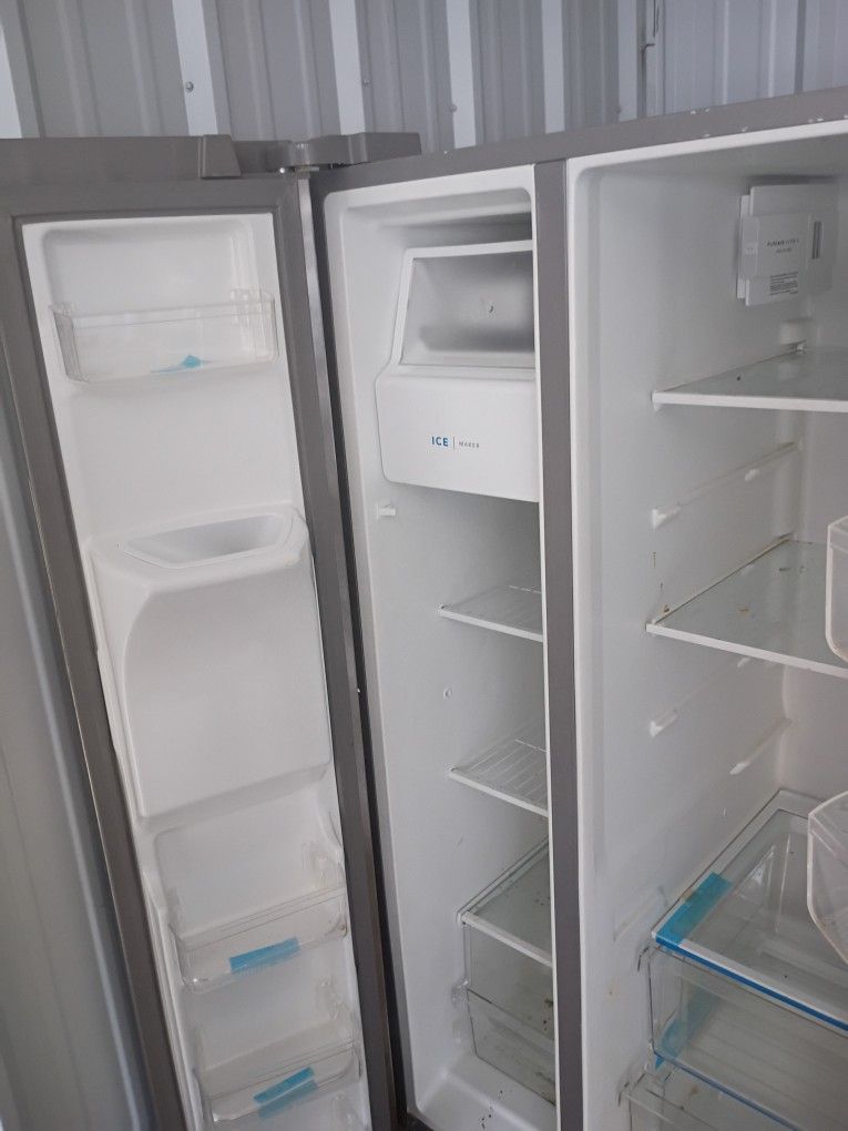 Frigidaire 26 Cu. Ft. 36 Standard Depth Side by Side Refrigerator in Stainless Stee