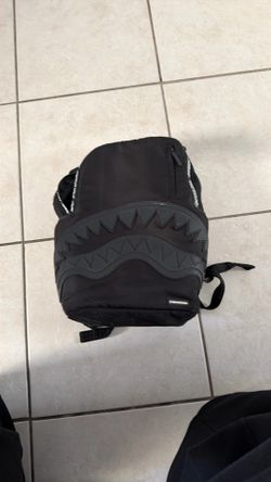 all black sprayground