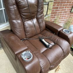 Leather Recliner w/electric Opening & Closing Foot Extension