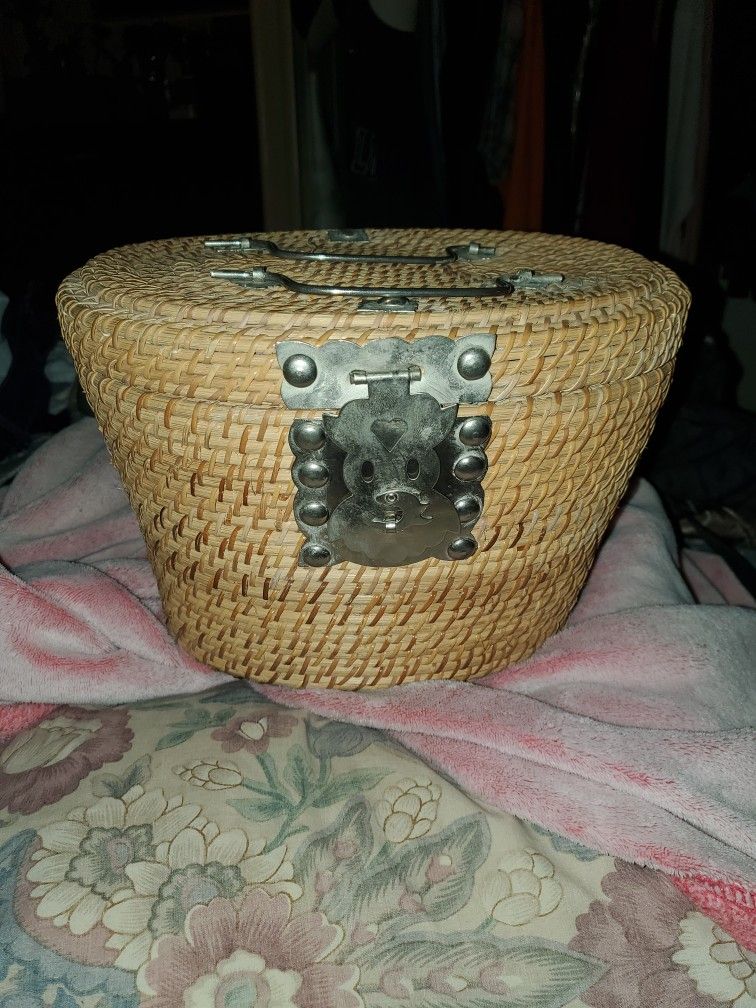 Vintage Republic Era Ceremonial Tea Set In Padded Wicker Basket