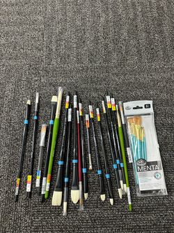 Lot of Princeton Aspen Long Handle Oil Paint Brushes