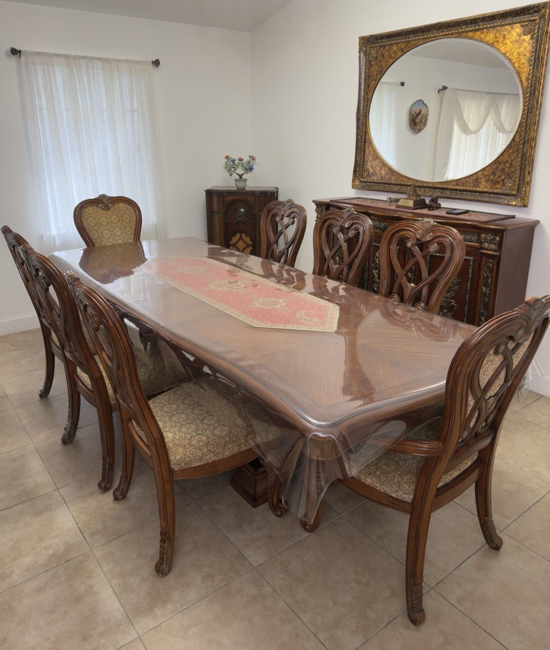 Dining table With 8 Chairs