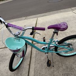 Girls Schwinn bike