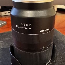 Tamron 28-75mm f/2.8 Di III RXD Lens for Sony E Mount w/ hood mint 