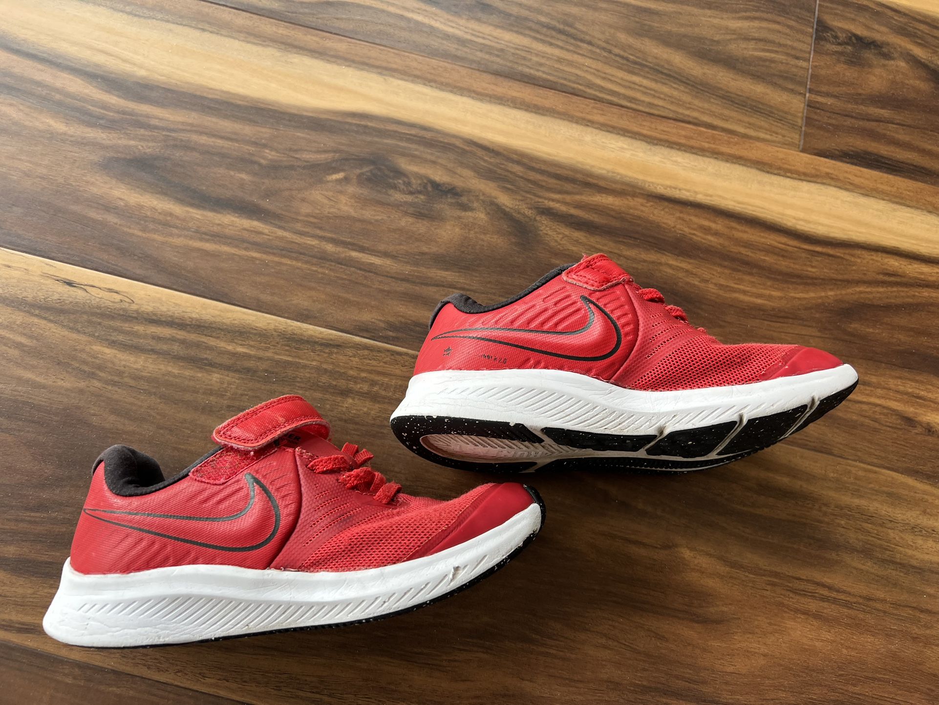 Nike Red Star Runner Boys Youth Sneaker Shoes Size 13c