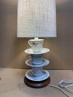 Table Lamp 18”1/2H X 8” In Good Condition $15 Firm On Price