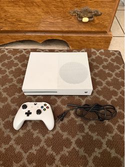 Microsoft Xbox One S w/ Controller & Cords – Fast Sale