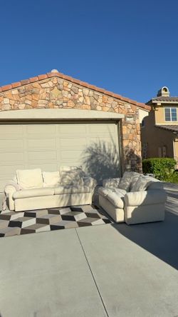 🤍BEAUTIFUL $3500 Retail sectional couch w pillows! FREE local delivery!