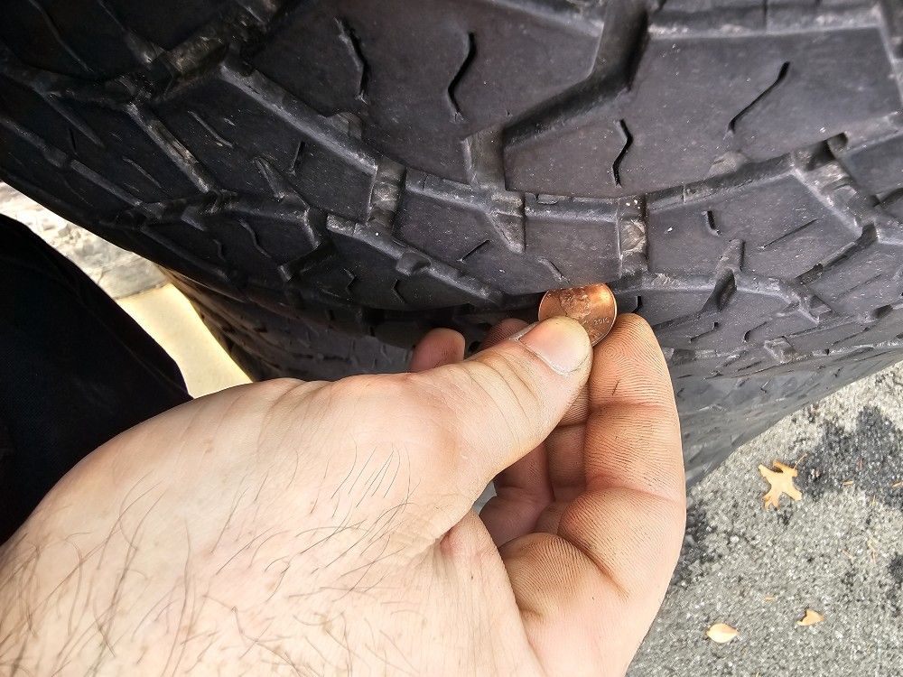 2 Used Tires LT275/65r20