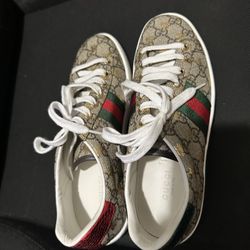Unisex Gucci Shoes